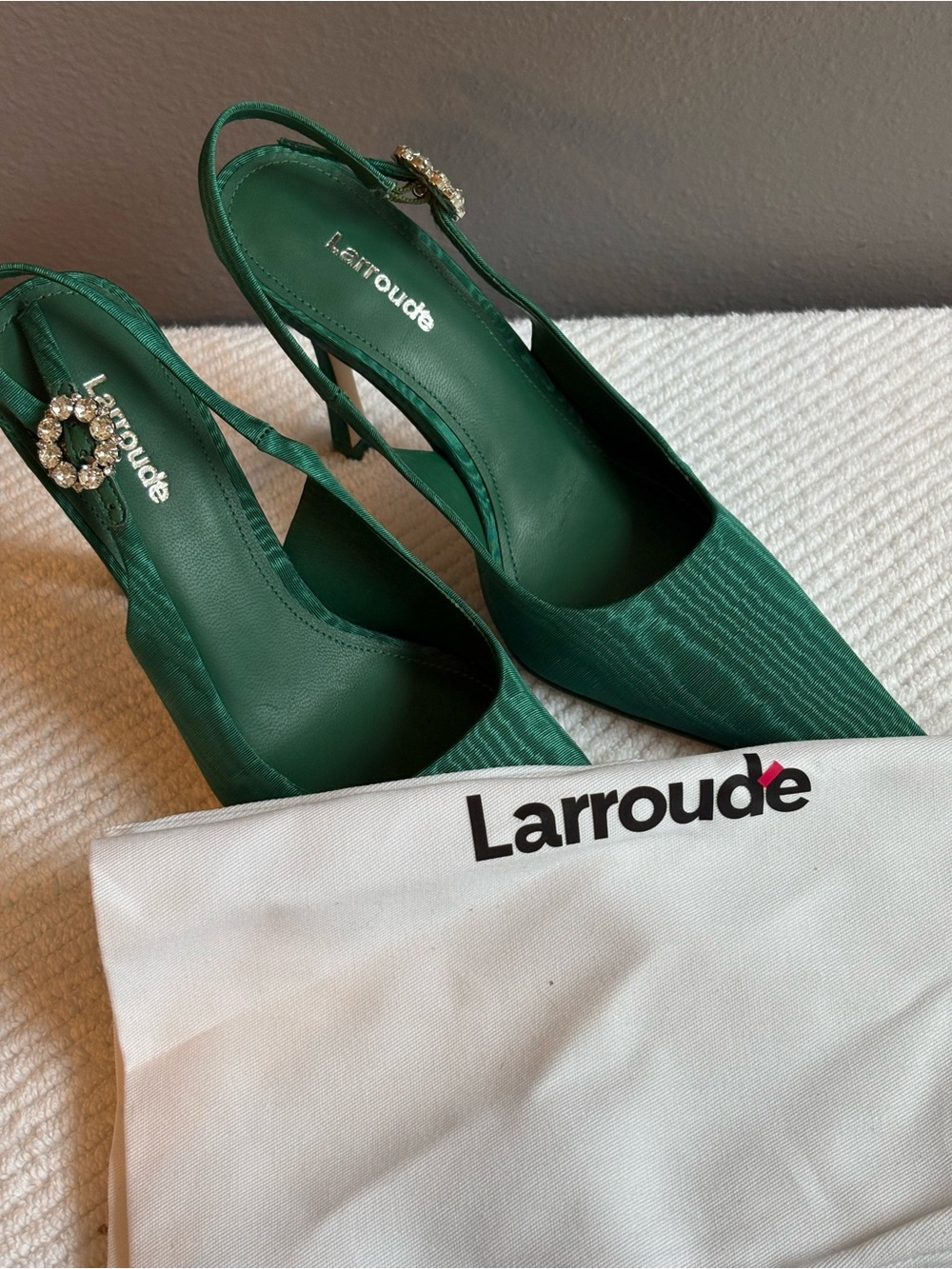 Larroude Carine Emerald Green Slingback Pumps with Crystal Buckle Size 6 New - Picture 7 of 7